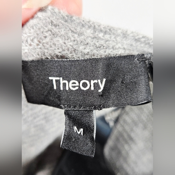 Theory 100% Merino Wool Quiet Luxury Elevated Basic Sweater, Medium - Picture 3 of 4